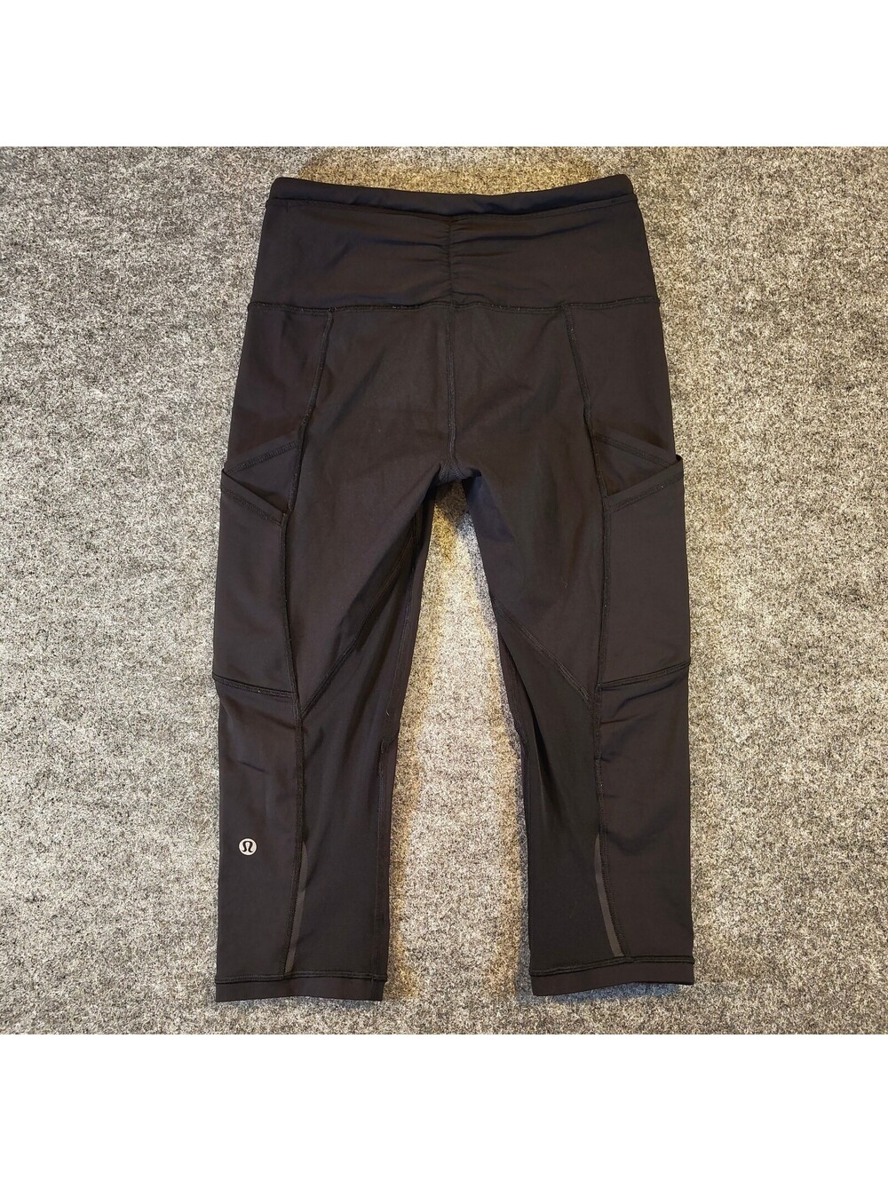 Lululemon Black Athletic Crop Leggings Womens Size 4 Pockets Mesh Accents